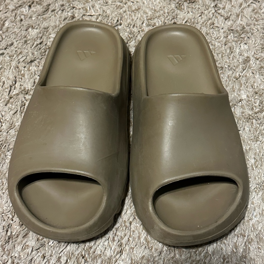 Yeezy Slides